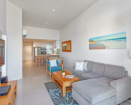 mooloolaba-resort-accommodation-room-803-(7)